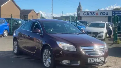 Used Vauxhall Insignia SRi 160 HP (117 kW) 2012 Red Hatchback