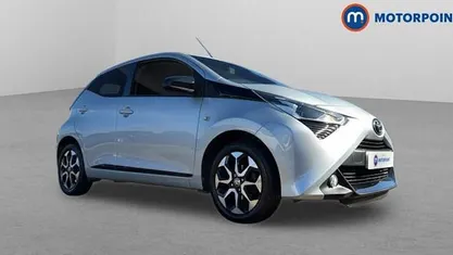 Second-hand Toyota Aygo Trend 72 CP (52 kW) 2020 Argintiu Hatchback