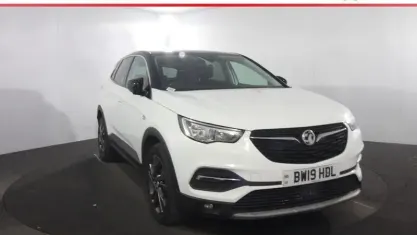 Używany Vauxhall Grandland X Sport 131 KM (96 kW) 2019 Biały SUV