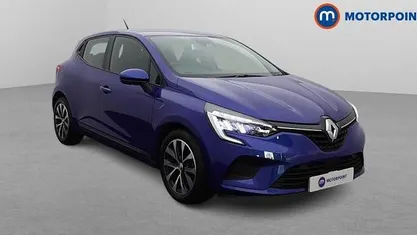 Used 2022 Renault Clio V Iconic Hatchback | £12,649 (Fair price)