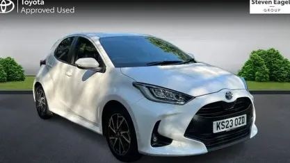 Used Toyota Yaris Design 116 HP (85 kW) 2023 White Hatchback