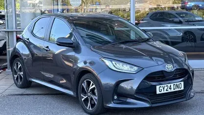 Gebraucht Toyota Yaris Hybrid Design 116 PS (85 kW) 2026 Kleinwagen