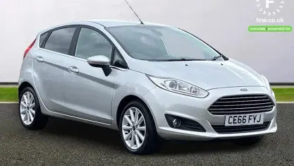 Używany Ford Fiesta Titanium 120 KM (88 kW) 2015 Srebrny Hatchback
