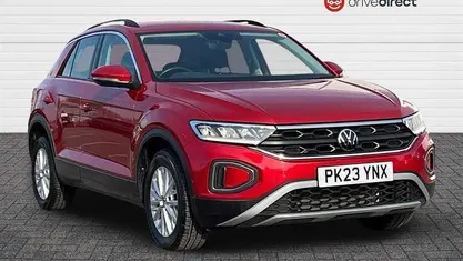 Used VW T-Roc Life 110 HP (80 kW) 2023 Red SUV