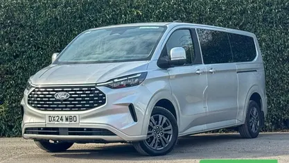Used Ford Tourneo Titanium 136 HP (100 kW) 2024 Silver MPV