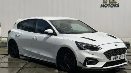 Used Ford Focus ST 280 HP (205 kW) 2019 White Hatchback