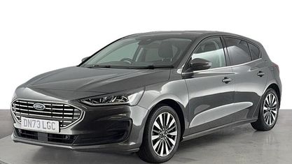 Usado Ford Focus Titanium X 125 HP (91 kW) 2023 Cinzento Citadino