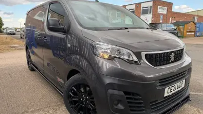 Used Peugeot Expert 122 HP (89 kW) 2021 Grey Van