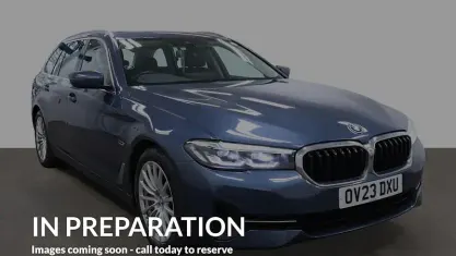 Begagnad BMW 530e Comfort Edition 292 HK (214 kW) 2023 Blå Kombi