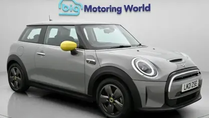 Used Mini Cooper Level 1 135 kW (184 HP) 2023 Hatchback