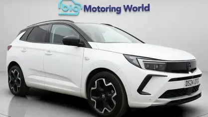 Begagnad Vauxhall Grandland X Ultimate 131 HK (96 kW) 2024 SUV