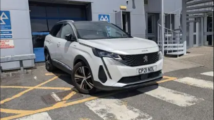 Used Peugeot 3008 Premium 224 HP (164 kW) 2021 White SUV