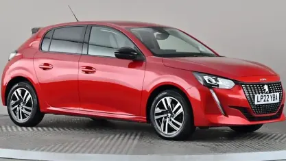 Used Peugeot 208 Allure+ 131 HP (96 kW) 2022 Red Hatchback