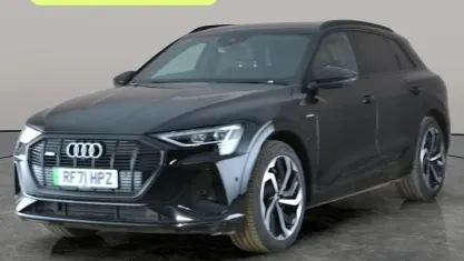 Używany Audi e-tron Black Edition 300 kW (408 KM) 2022 Czarny SUV