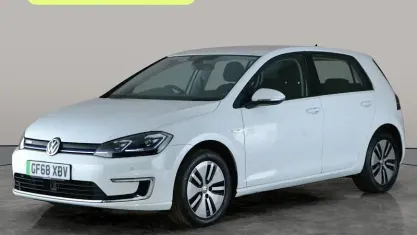 Begagnad VW e-Golf 100 kW (136 HK) 2018 Vit Halvkombi