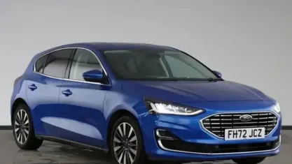Begagnad Ford Focus Titanium 125 HK (91 kW) 2022 Halvkombi