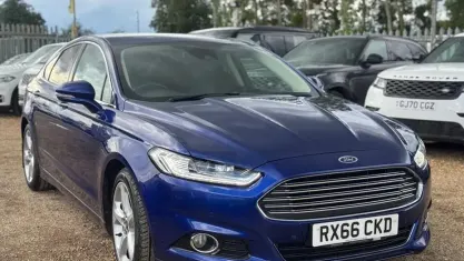 Used Ford Mondeo Titanium 180 HP (132 kW) 2016 Blue Hatchback