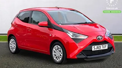 Used Toyota Aygo X-play 72 HP (52 kW) 2019 Red Hatchback