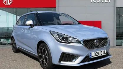 Used MG MG3 Exclusive 106 HP (77 kW) 2024 Silver Hatchback