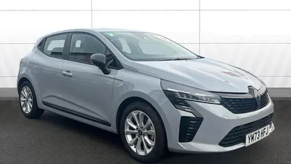 Used 2025 Renault Clio V Evolution Hatchback | £15,637 (Good price)