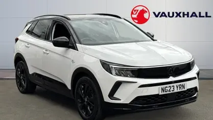 Used Vauxhall Grandland X GS Line 131 HP (96 kW) 2023 White SUV