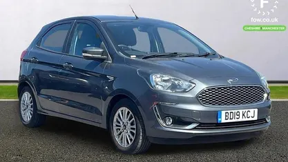 Usado Ford Ka Plus Zetec 86 HP (63 kW) 2019 Cinzento Citadino