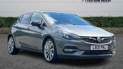 Used Vauxhall Astra Edition 145 HP (106 kW) 2021 Cosmic grey Hatchback