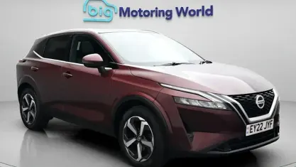 Used Nissan Qashqai N-Connecta 140 HP (102 kW) 2022 Red SUV
