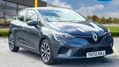 Used Renault Clio Iconic 90 HP (66 kW) 2022 Grey  Hatchback