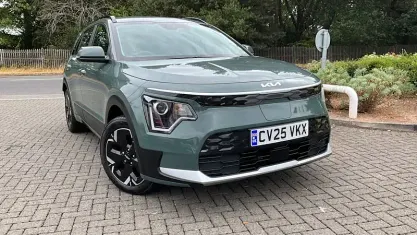Used Kia e-Niro 150 kW (204 HP) 2025 Green SUV