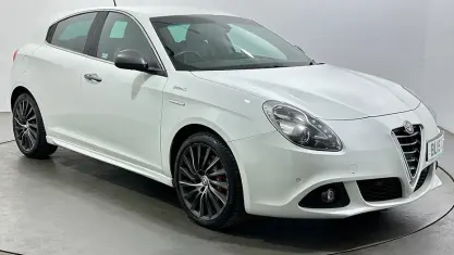 Used Alfa Romeo Giulietta Quadrifoglio Verde 170 HP (125 kW) 2015 White Hatchback