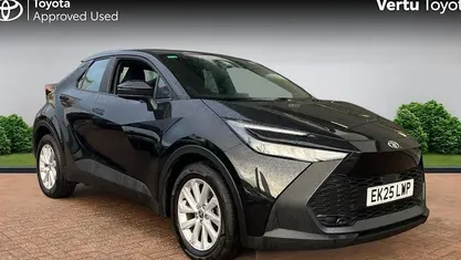 Used Toyota C-HR 140 HP (102 kW) 2025 SUV