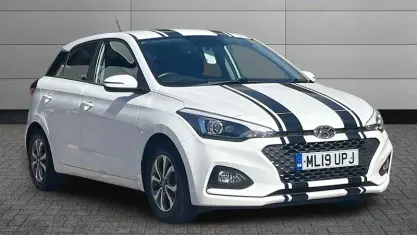 Used Hyundai i20 SE 101 HP (74 kW) 2019 White Hatchback