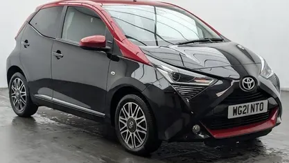 Used Toyota Aygo X-clusiv 72 HP (52 kW) 2021 Black Hatchback