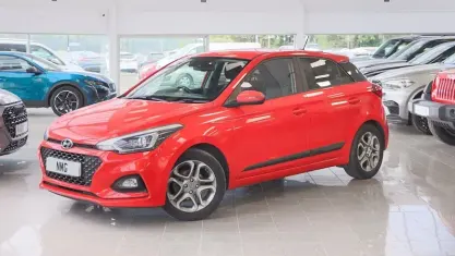 Used Hyundai i20 Premium 84 HP (61 kW) 2018 Red Hatchback