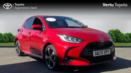 Used Toyota Yaris Hybrid 131 HP (96 kW) 2025 Red Hatchback