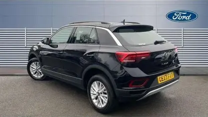 Usado VW T-Roc Life 150 HP (110 kW) 2023 Preto SUV