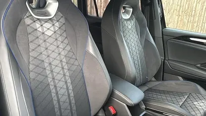 Used 2025 VW Tiguan R-line SUV | £33,699 (Fair price)