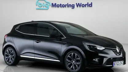 Begagnad Renault Clio V Techno 90 HK (66 kW) 2023 Svart Halvkombi
