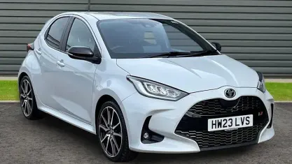 Second-hand Toyota Yaris Hybrid Sport 116 CP (85 kW) 2023 Hatchback