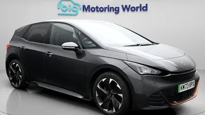 Begagnad Cupra Born 150 kW (204 HK) 2023 Grå Halvkombi