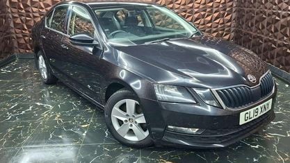 Używany Skoda Octavia SE 116 KM (85 kW) 2019 Czarny Hatchback
