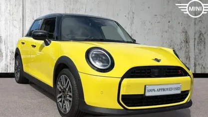Used Mini Cooper Classic 204 HP (150 kW) 2024 Yellow Hatchback