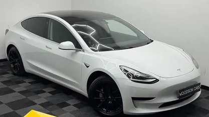 Usado Tesla Model 3 Standard Range 180 kW (245 HP) 2021 Sedan