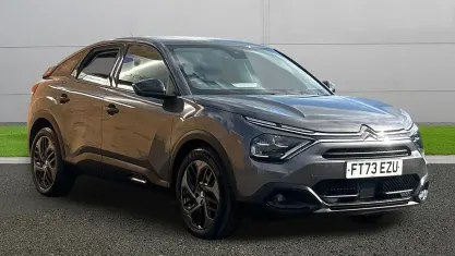 Käytetty Citroën C4 PureTech 102 HP (75 kW) 2023 Harmaa Katumaasturi