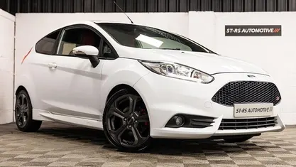 White Used 2017 Ford Fiesta ST Hatchback | £10,395 (Fair price)