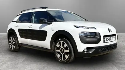 Gebraucht Citroën C4 Cactus Flair 99 PS (72 kW) 2017 Kleinwagen