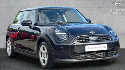 Used Mini Cooper Hatch 156 HP (114 kW) 2024 Black Hatchback