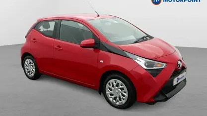 Used Toyota Aygo X-play 72 HP (52 kW) 2021 Red Hatchback