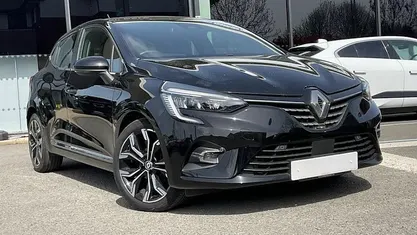 Used Renault Clio V SE 90 HP (66 kW) 2022 Hatchback
